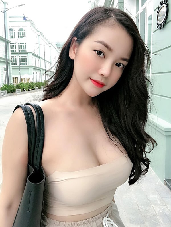 Busty cô gái nóng bỏng lên đến 108cm hot girl vòng 1 khủng hồng nhung