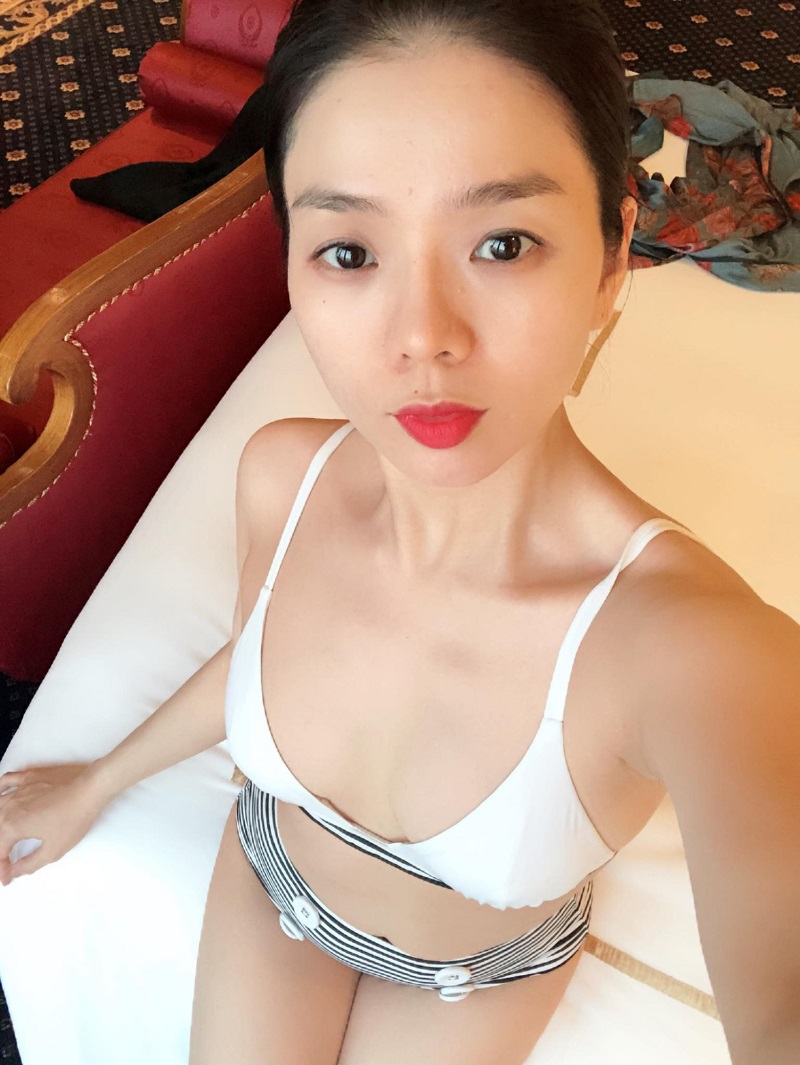  Lệ Quyên gợi cảm trong bộ bikini 