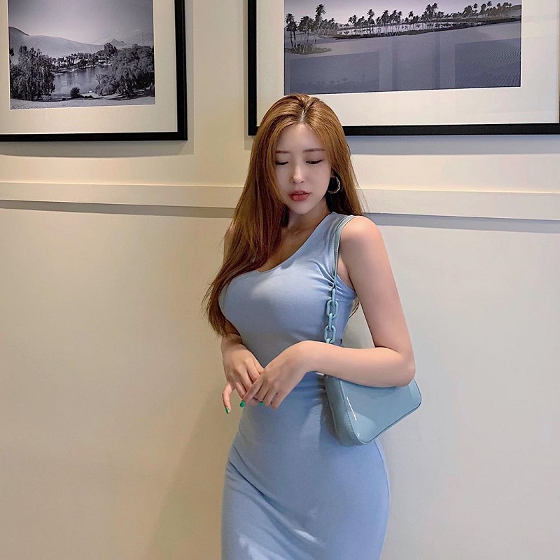 Choi Somi khoe ngực khủng 