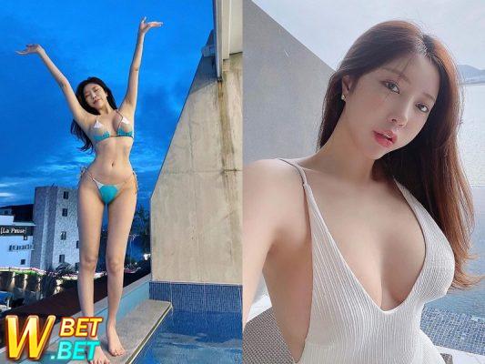 Choi Somi khoe vòng 1 khủng