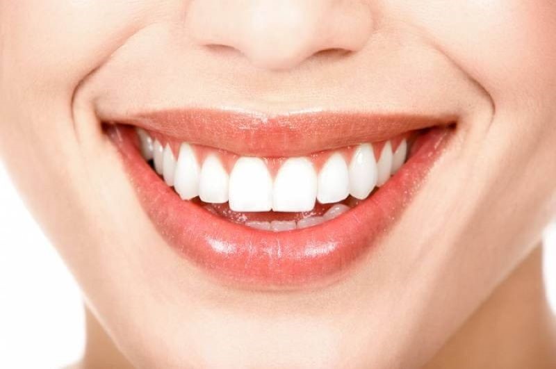 Chiếc mão sứ hình thỏ khiến nghệ sĩ nở nụ cười duyên 