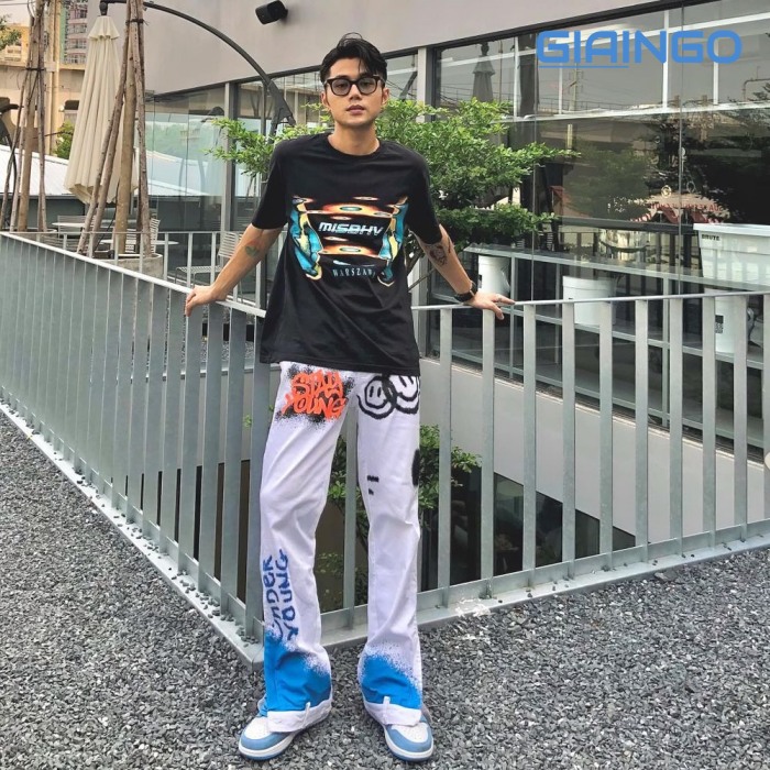 Tôi tự hỏi người đó là ai