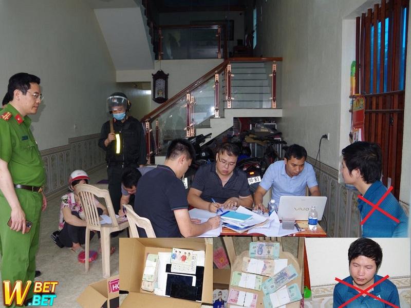 Bốn bị can tổ chức đánh bạc trực tuyến bị bắt