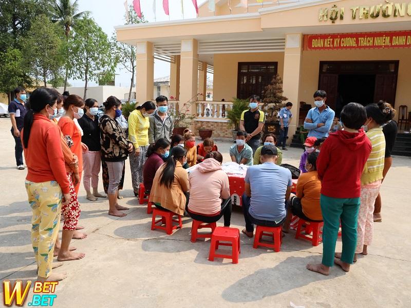 Phá hủy con lắc và chơi bài ăn tiền