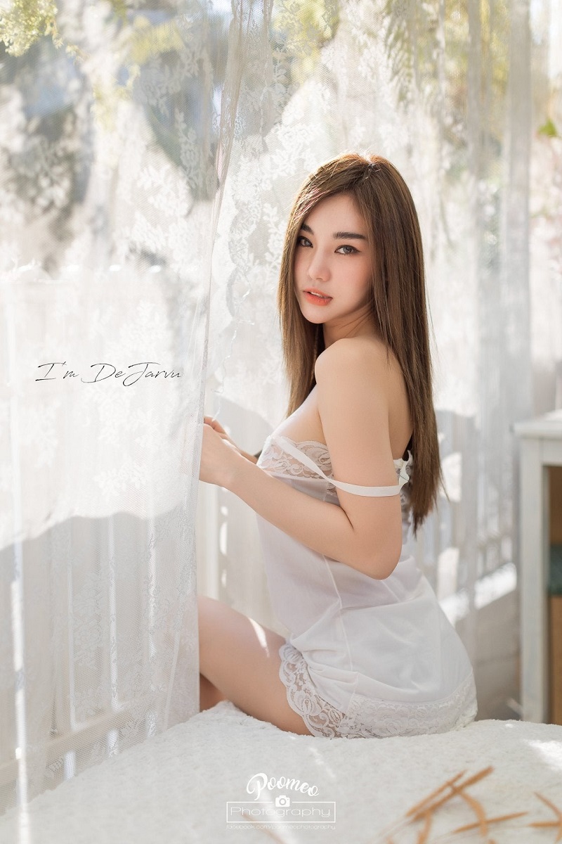 Jarunan Tawepanya xinh đẹp và quyến rũ.