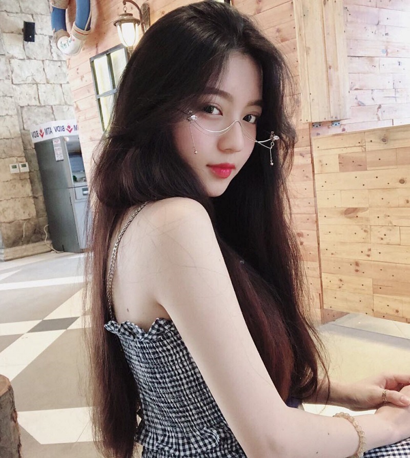 Hot girl Bau Krysie khoe dáng nuột nà