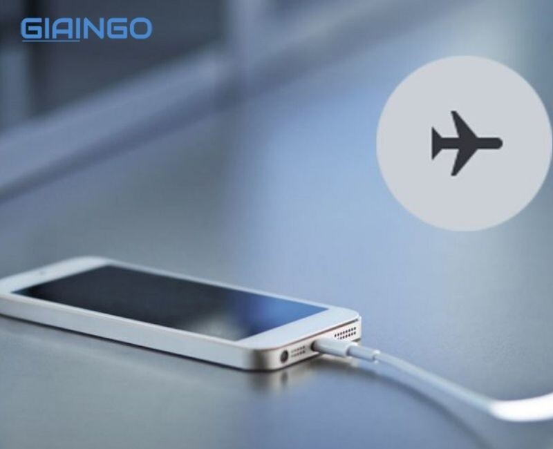 Tôi có nên bật chế độ trên máy bay khi đang sạc không?