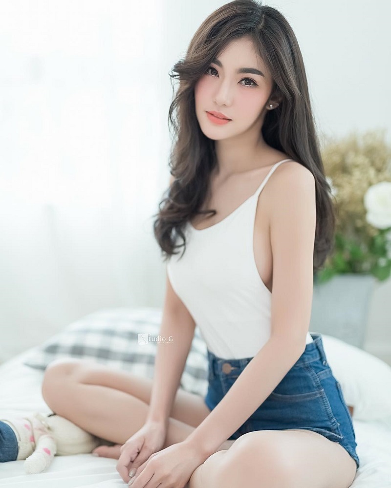 Jarunan girl Tavepanya khoe thân hình gợi cảm