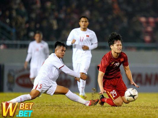 Hoàng Đức gãy chân