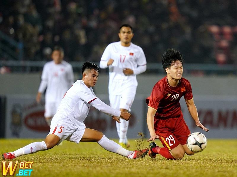 Hoàng Đức gãy chân