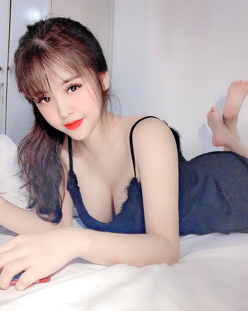 Paige Lavi khoe body đẹp với bikini