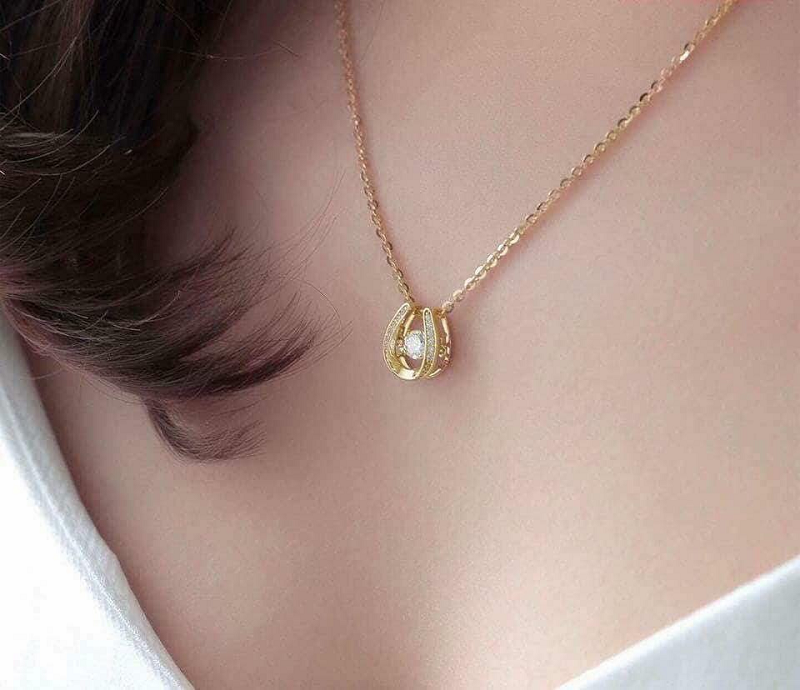 Mơ thấy cổ mình dát vàng