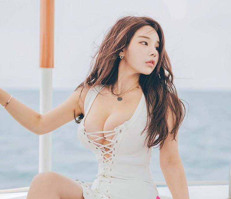 Hot girl Hàn Quốc với thân hình chuẩn