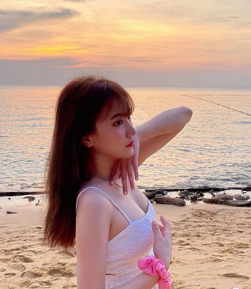 Emma Nhat Khan xinh đẹp