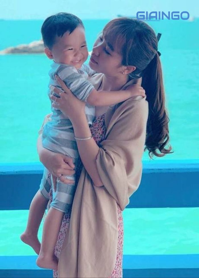 Tiểu sử của Ball và mẹ của Trần