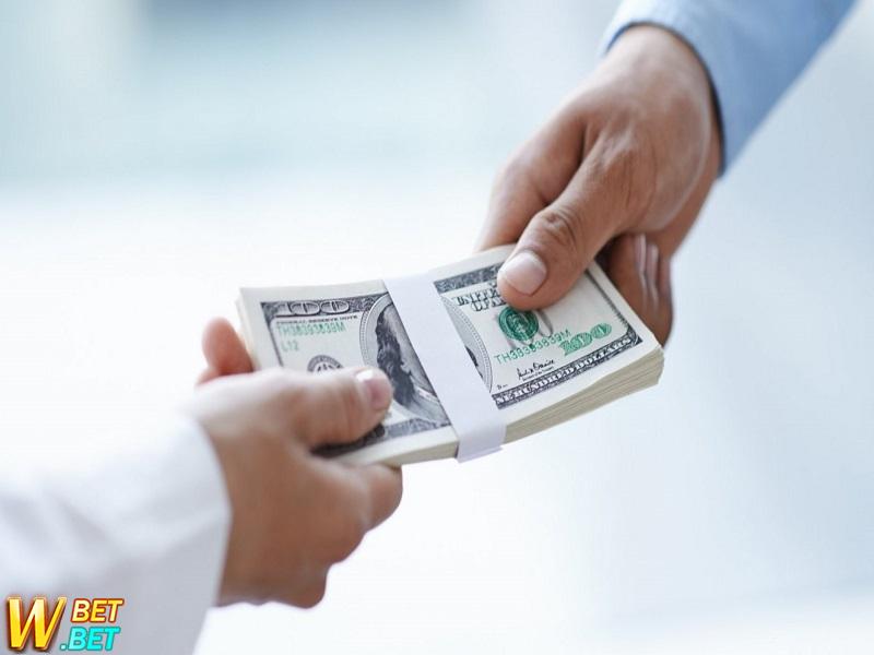 mơ thấy có người cho tiền