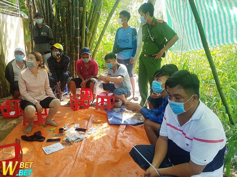Phá nhiều tụ điểm tham gia đánh bạc