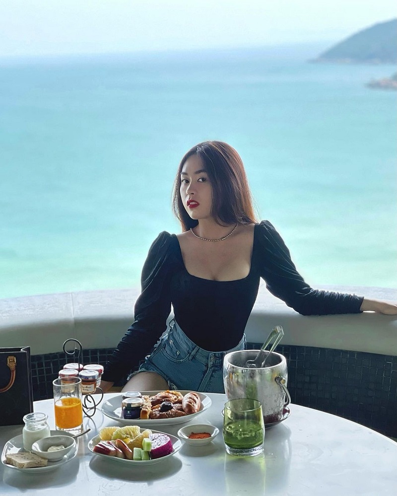 Người đẹp Nguyễn Thanh Ngân