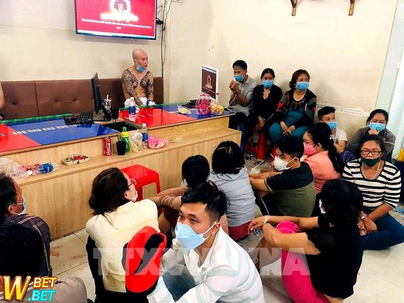 Khoảng 40 người bị bắt vì đánh bạc tại TP.