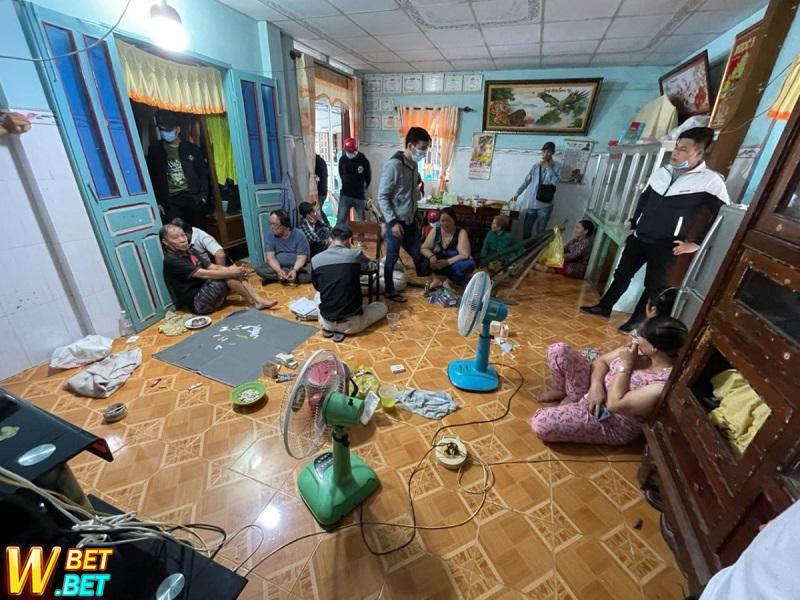 Khởi tố hình sự 3 đối tượng tổ chức đánh bạc ăn tiền