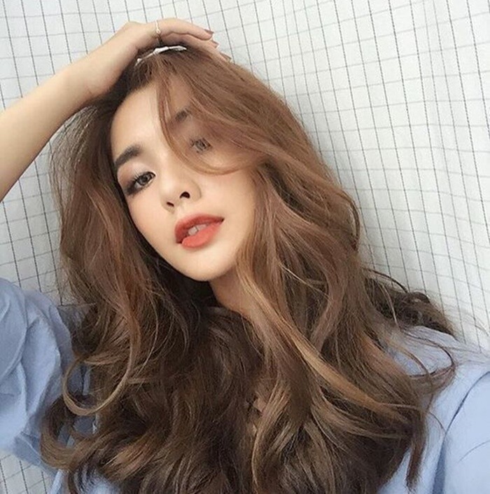 tóc xoăn lớn