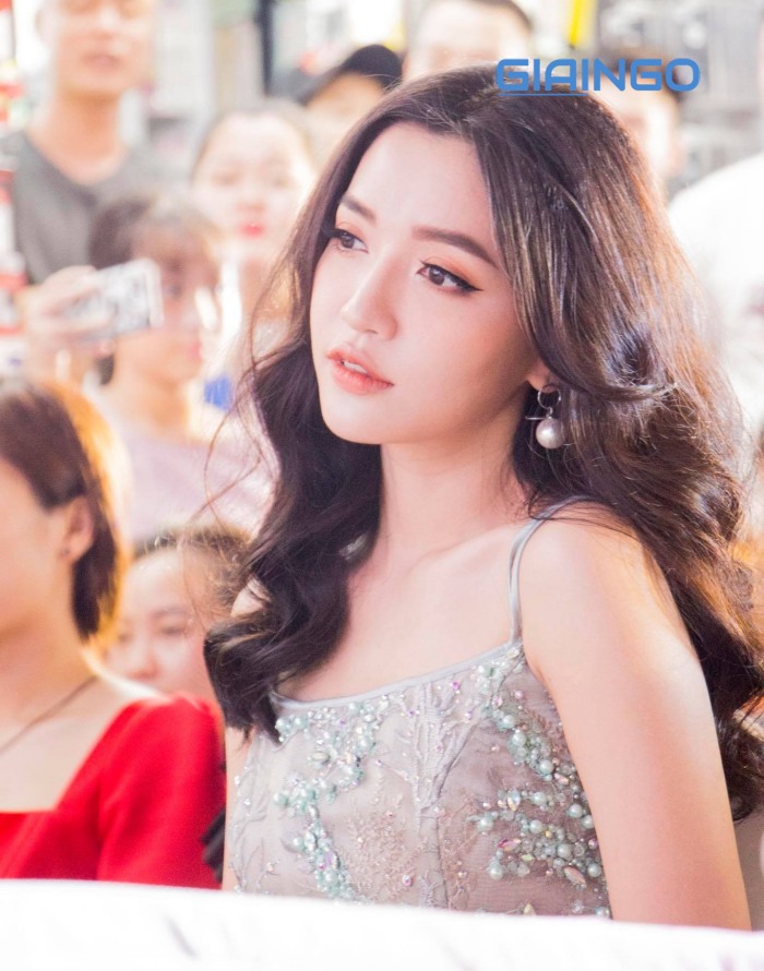 Ca sĩ Bãi Phương là ai?
