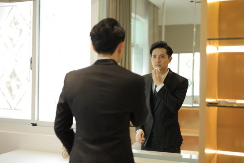 Ông Cao Thắng là ai? Tiết lộ tiểu sử, cuộc sống cá nhân và tình trạng hôn nhân của một ca sĩ xinh đẹp. Người đàn ông cao lớn này là ai?